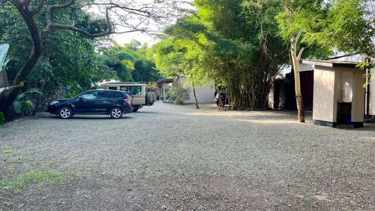 room-pool-grounds-05